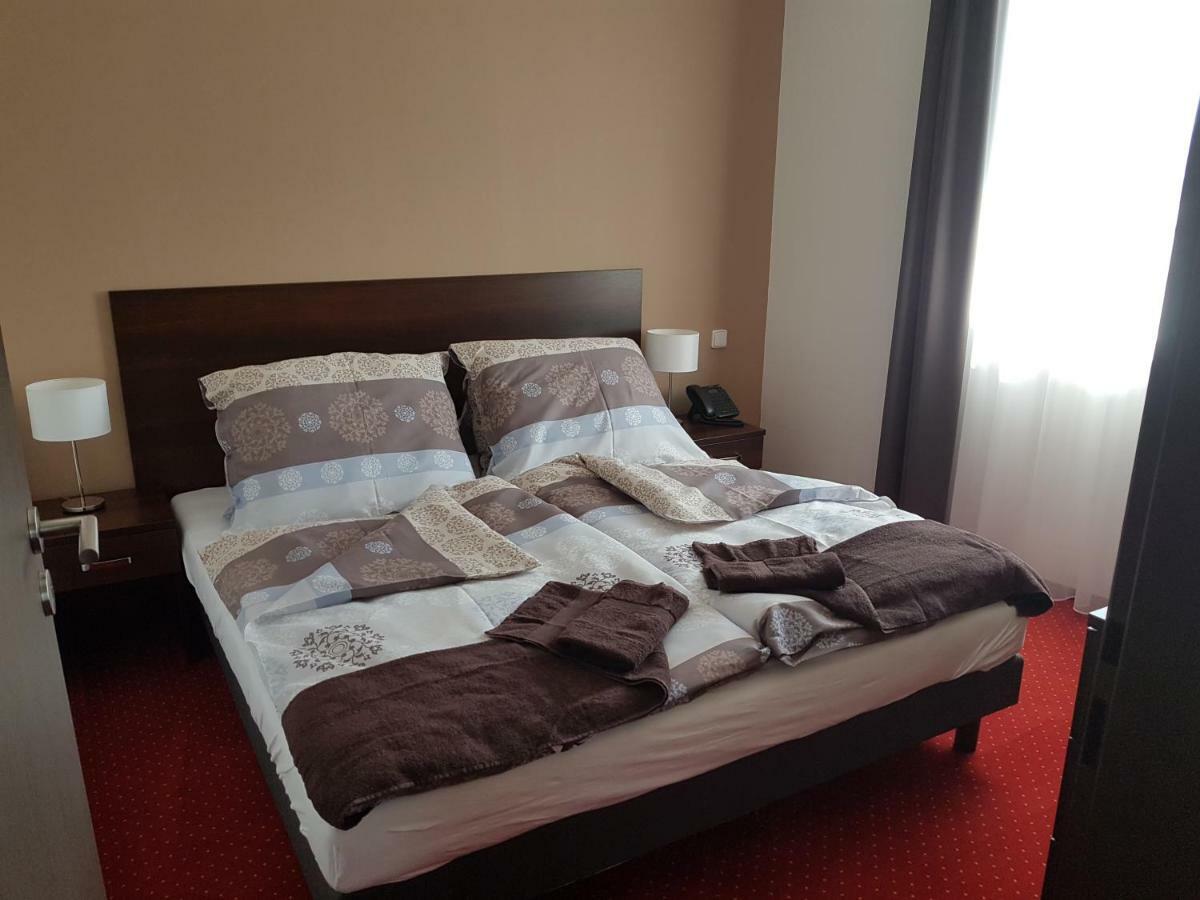 Wellness Hotel Harmonie เชบอนย์ ภายนอก รูปภาพ