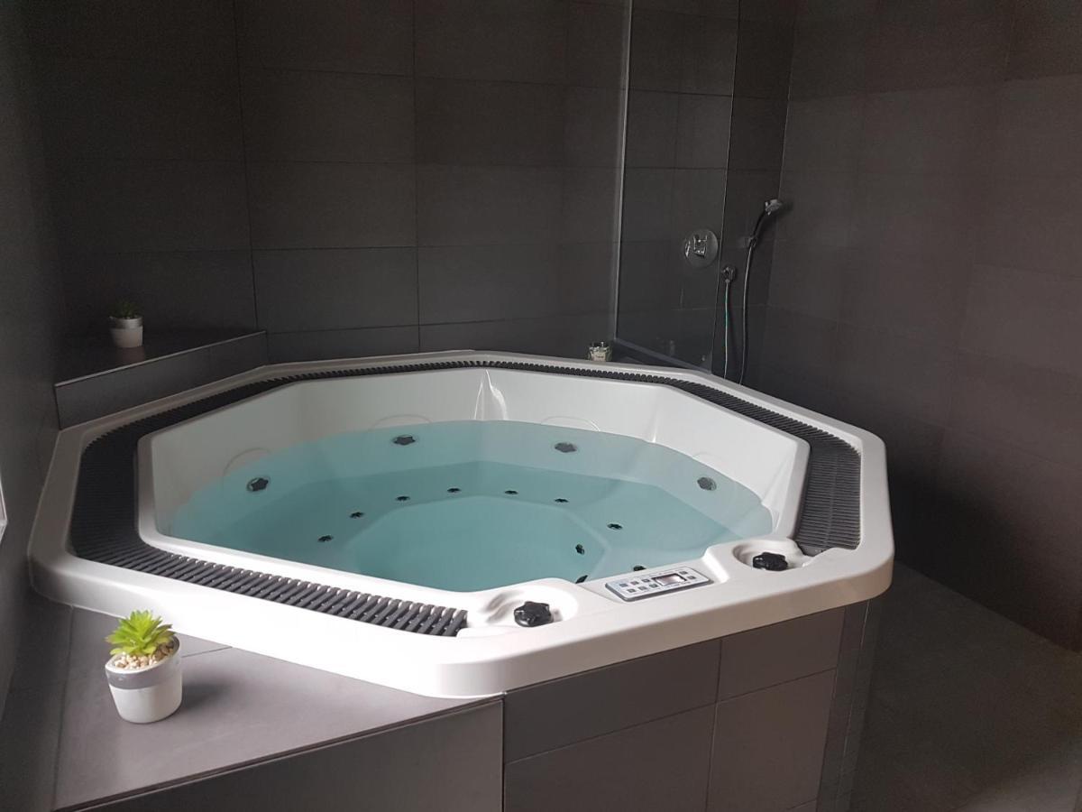 Wellness Hotel Harmonie เชบอนย์ ภายนอก รูปภาพ